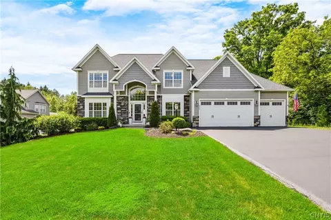4373 Chickadee Cir, Onondaga, NY 13215