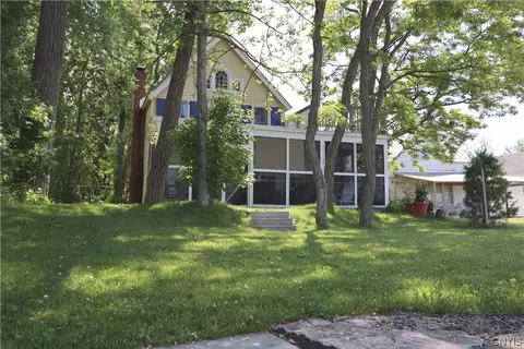 11 Lake Rd Ext Rd, Pulaski, NY 13142
