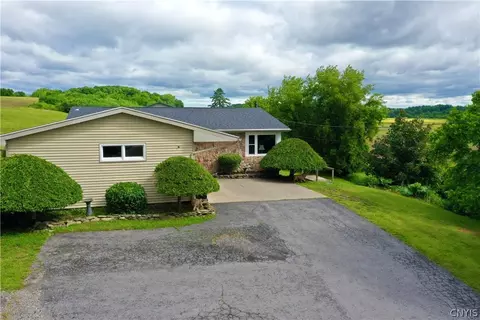 715 Turnpike Rd, Aurelius, NY 13034