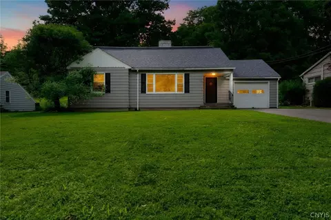 10 S Ten Eyck Ave, Cazenovia, NY 13035