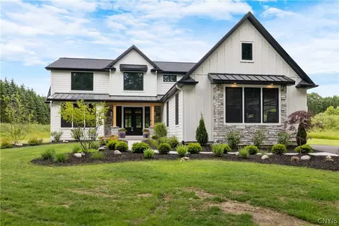 7501 Harrington Ter, Manlius, NY 13104