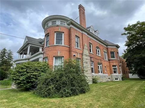 Exterior - 702 Danforth St, Syracuse, NY 13208 photo 3 of 3