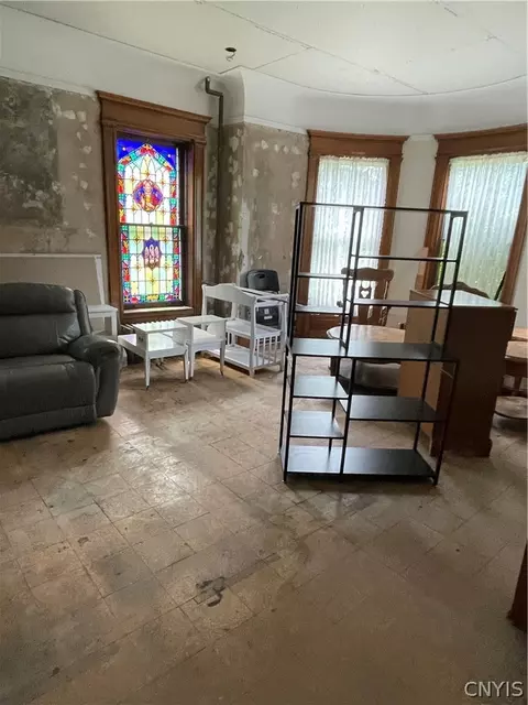 Living - 702 Danforth St, Syracuse, NY 13208 photo 3 of 4