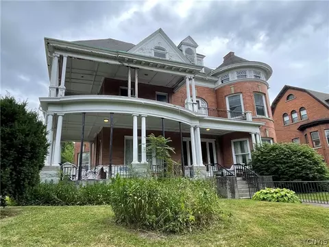 Exterior - 702 Danforth St, Syracuse, NY 13208 photo 2 of 3