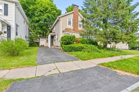 30 Sherman St, Auburn, NY 13021
