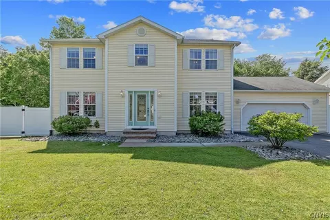 27 Tupelo Dr, Scriba, NY 13126