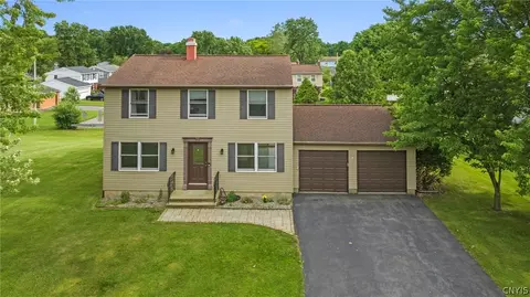 4767 Four Seasons Dr, Liverpool, NY 13088