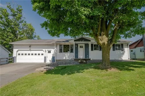 3299 Mohawk St, New Hartford, NY 13413