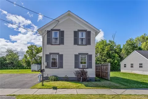 224 E 1st St, East Syracuse, NY 13057