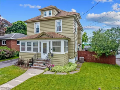 318 Lionel Ave, Geddes, NY 13209