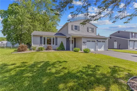 8023 Evesborough Dr, Clay, NY 13041