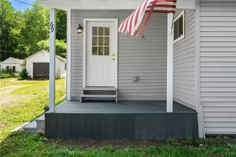 Exterior - 69 Larned Rd, Schroeppel, NY 13132 photo 1 of 3