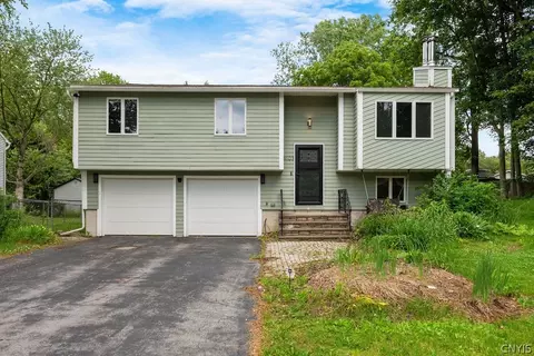 8103 Princess, Liverpool, NY 13090