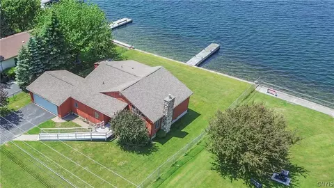947 Broadway, Cape Vincent, NY 13618