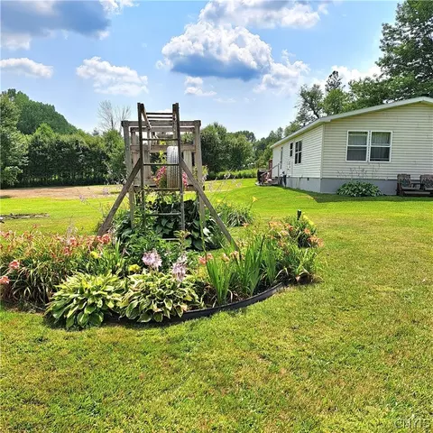Exterior - 10740 Gossner Rd, Annsville, NY 13471 photo 5 of 8