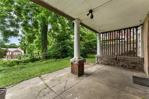 Exterior - 105 Summit Ave, Syracuse, NY 13207 photo 6 of 8