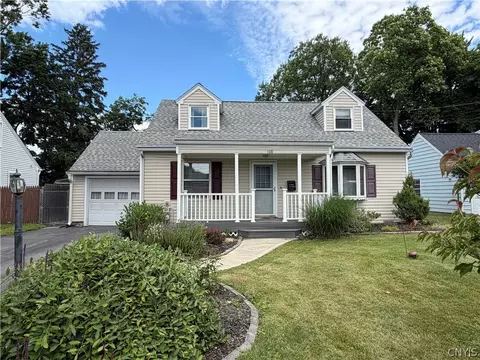 108 Castle Rd, Syracuse, NY 13212