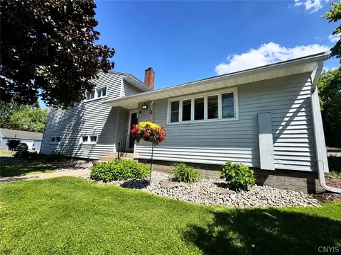 2515 Edgewood Rd, Utica, NY 13501
