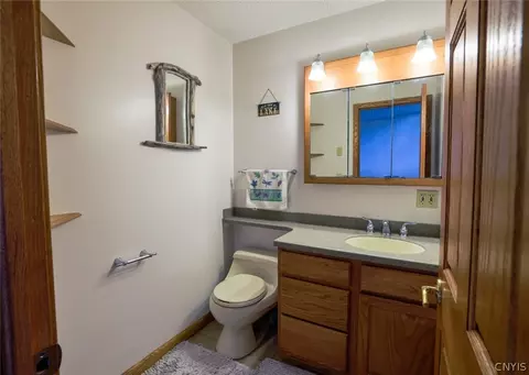 Bath - 158 Joe Fultz Blvd, Scriba, NY 13126 photo 3 of 3