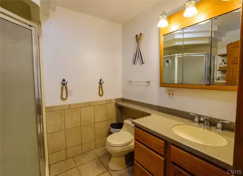 Bath - 158 Joe Fultz Blvd, Scriba, NY 13126 photo 2 of 3