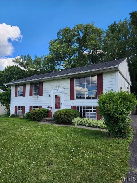 836 S Lamont Dr, Cortlandville, NY 13045