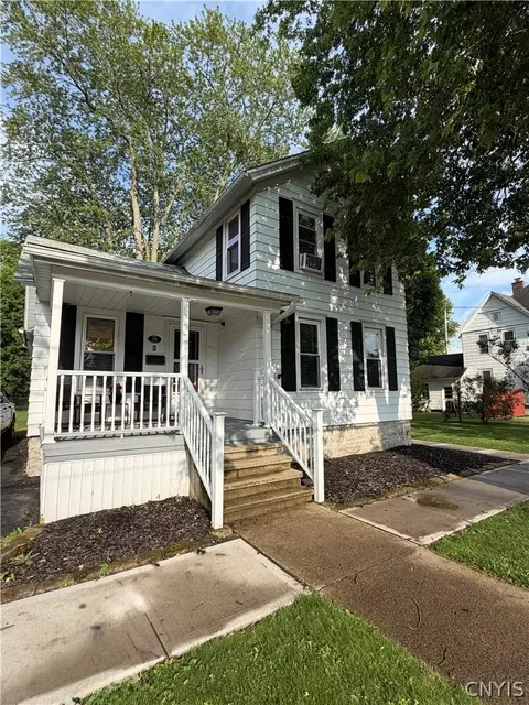54 Maple St, Auburn, NY 13021