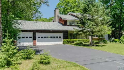 7447 Armstrong Rd, Manlius, NY 13104