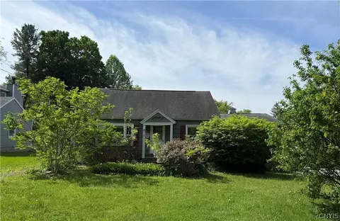 27 Brown St, Lysander, NY 13027
