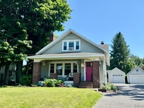 Exterior - 217 Bates Ave, Oneida, NY 13421 photo 4 of 7