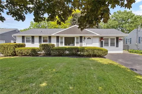 109 Bury Dr, Geddes, NY 13209