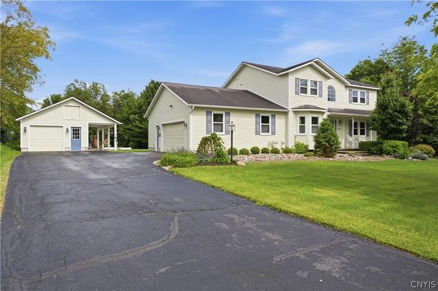 1014 Wheatfield, Camillus, NY 13031