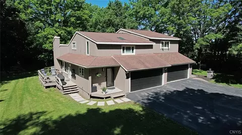 8646 Salt Springs Rd, Manlius, NY 13104