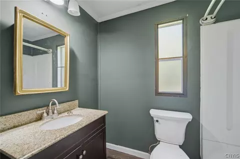 Bath - 46 Canal Rd, Schroeppel, NY 13135 photo 1 of 3