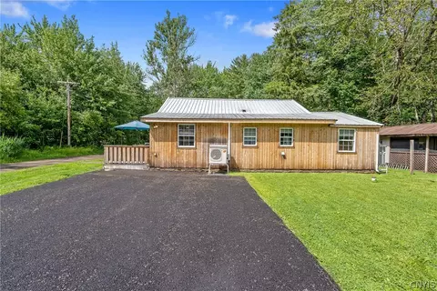 32 34th St, Constantia, NY 13044