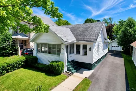 132 Winthrop Rd, Syracuse, NY 13206