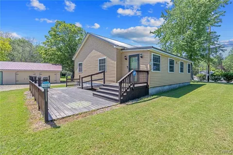 48 Wigwam Dr, Pulaski, NY 13142
