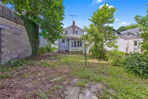 Exterior - 65 E 7th St, Oswego, NY 13126 photo 2 of 3