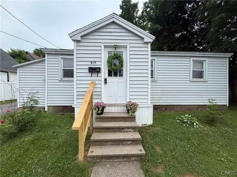 915 Arcadia Ave, Utica, NY 13502