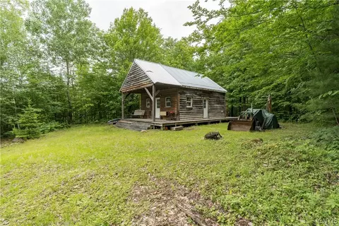 6258 Bear Paw Ln, Croghan, NY 13327
