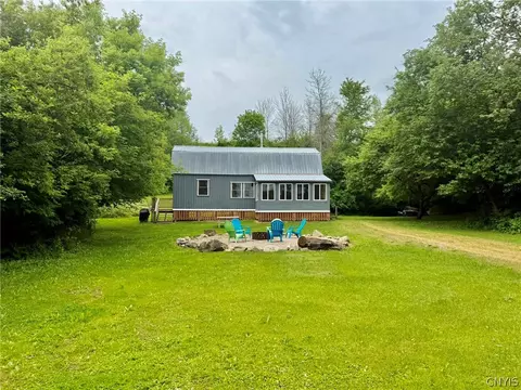 31 Memory Ln, Ogdensburg, NY 13669
