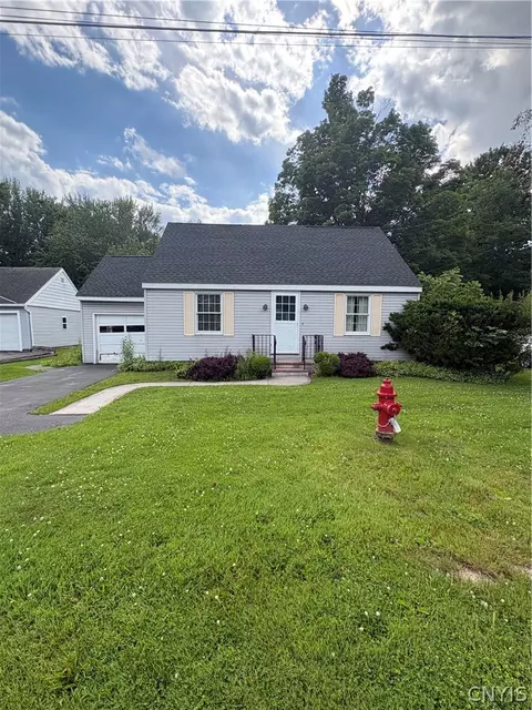 8269 Oswego Rd, Liverpool, NY 13090
