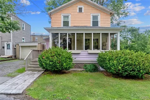 102 W Elm St, Fayetteville, NY 13066