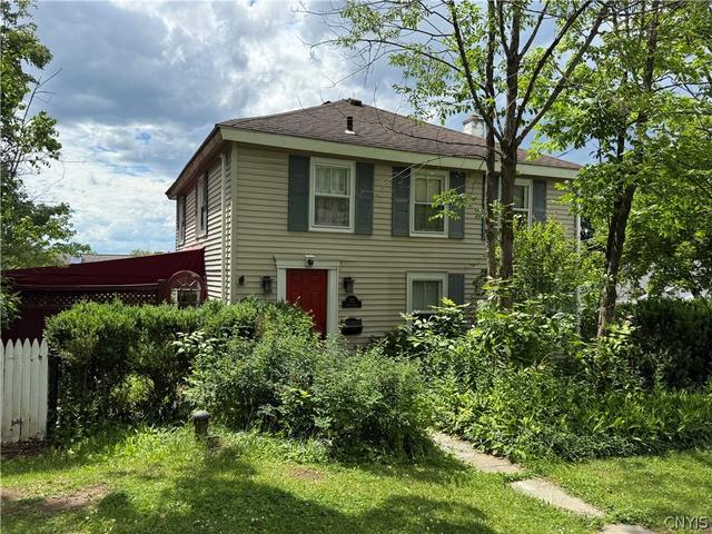 211 Center St, Fayetteville, NY 13066