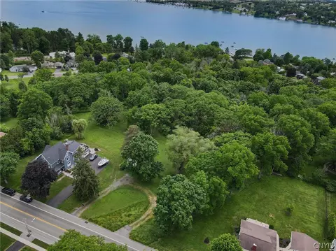 60 E Lake St, Skaneateles, NY 13152