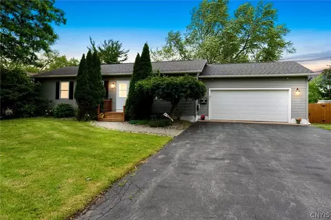 326 Richfield Blvd, Salina, NY 13211
