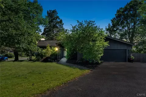 108 Sun Harbor Dr, Salina, NY 13088