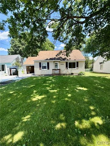 7124 N Buckley Rd, Salina, NY 13088
