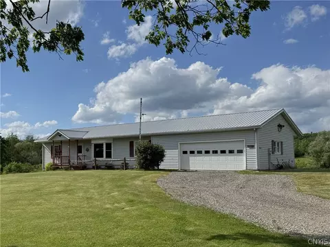 7043 Hutches Rd, Bath, NY 14810