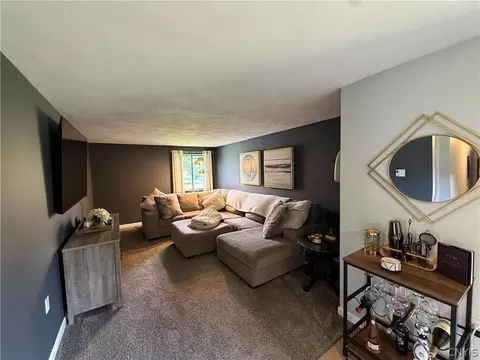 260 Watertree Dr, East Syracuse, NY 13057 photo 5