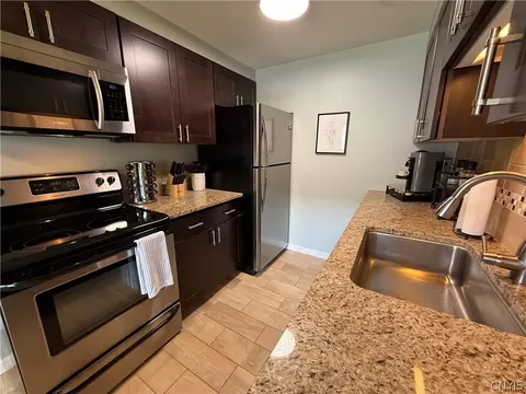 260 Watertree Dr, East Syracuse, NY 13057 photo 16